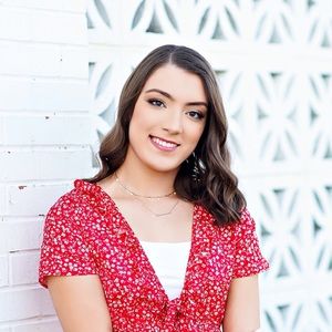 Meet your Posher, Lauren